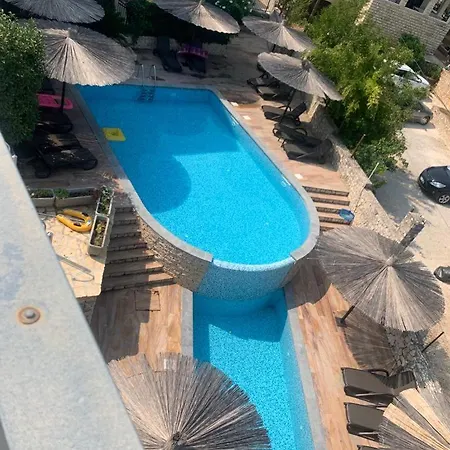 Daire Salena With Pool Slatine