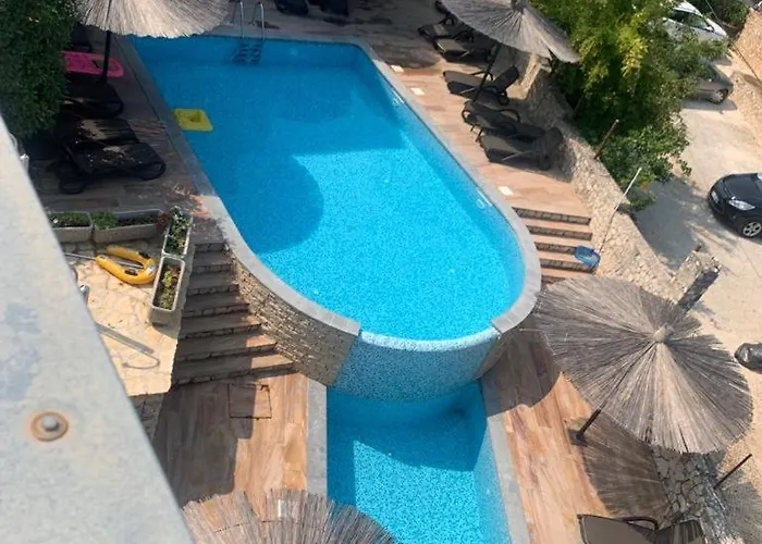 Daire Salena With Pool Slatine